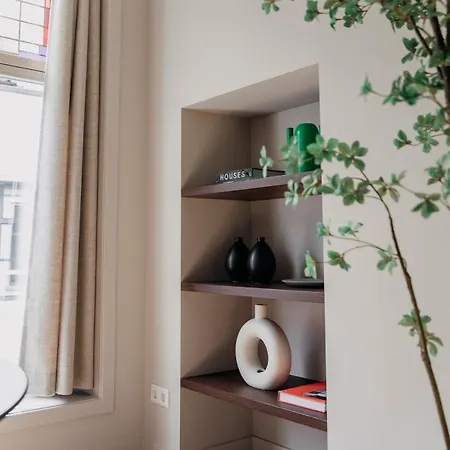 The Guest Ден Бош