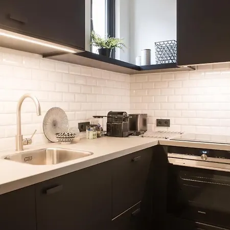 The Guest Ден Бош